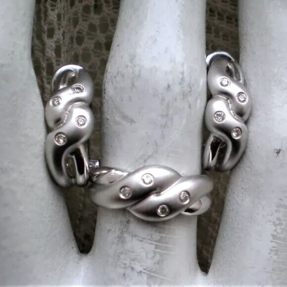 Vintage Solid 14K 585 White Gold Burnished Diamond Cluster Omega Back Earrings - Picture 3 of 6